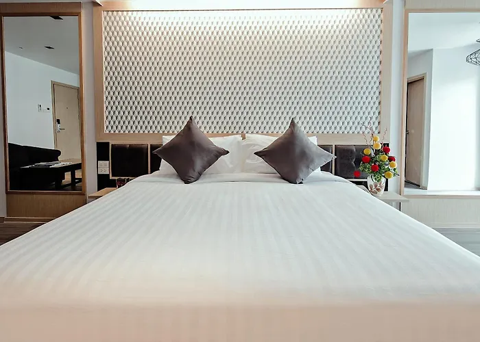 Three Sukhumvit 3*