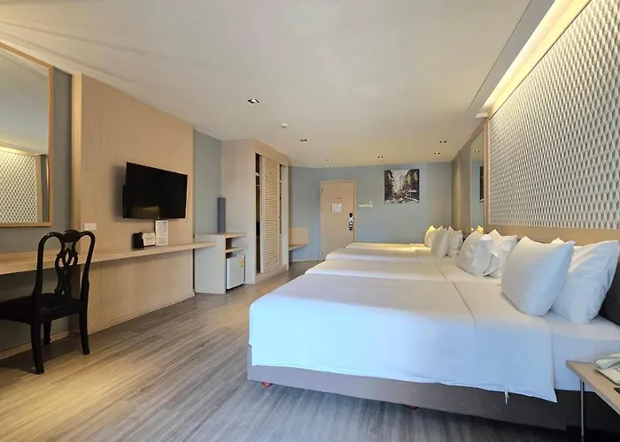 מלון Three Sukhumvit 3*