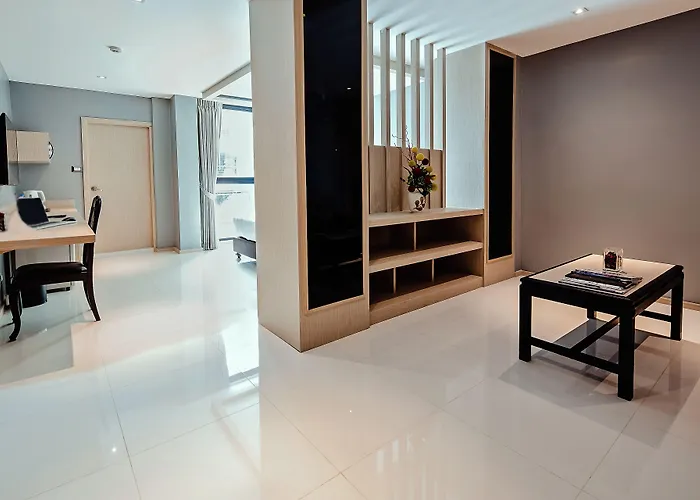 Hotel Three Sukhumvit 3*