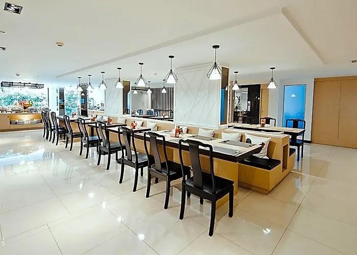 Three Sukhumvit Hotel 3*